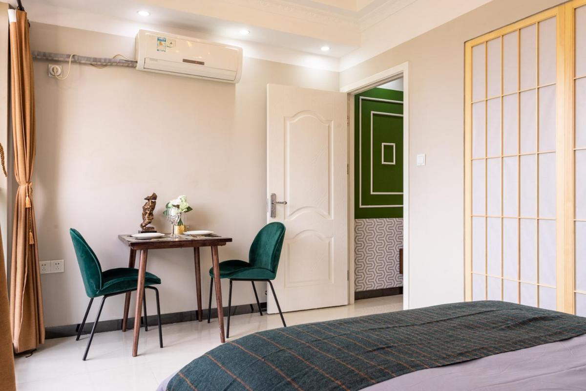 Wuhan Hongshan-Guanggu Square- Locals Apartment 00157650 Exterior photo