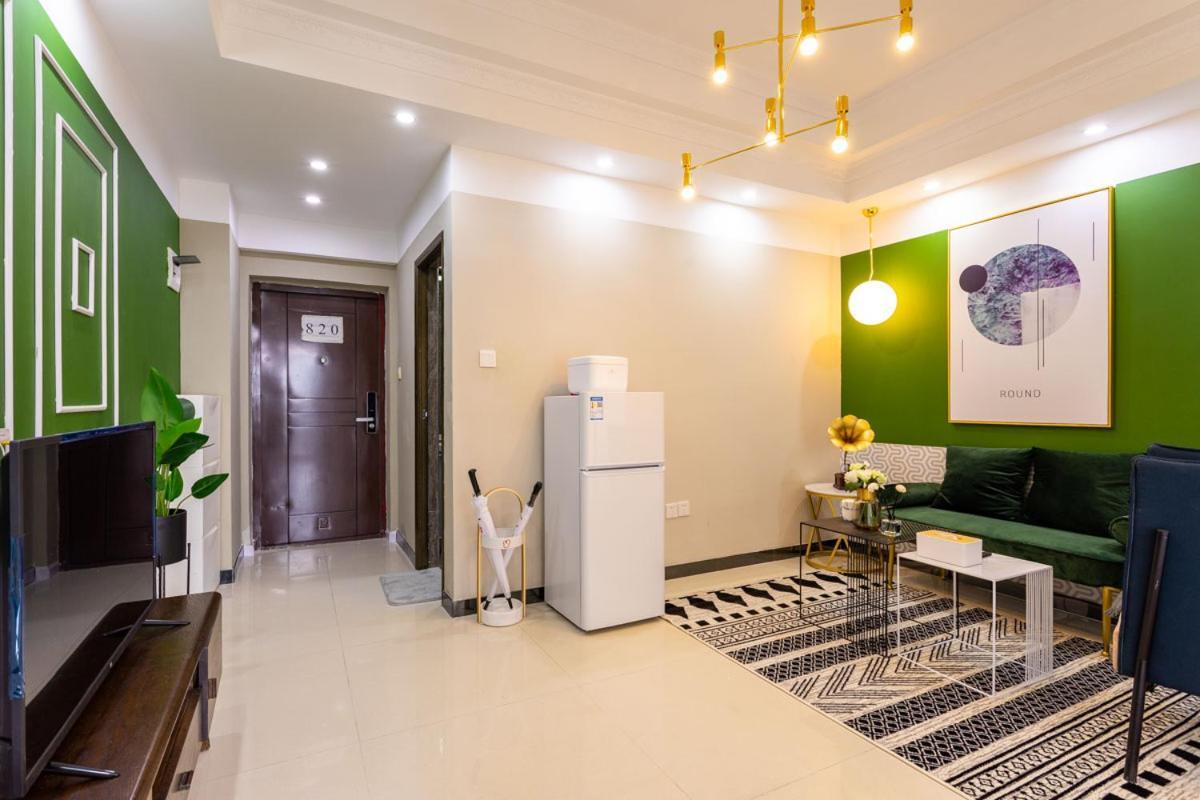 Wuhan Hongshan-Guanggu Square- Locals Apartment 00157650 Exterior photo