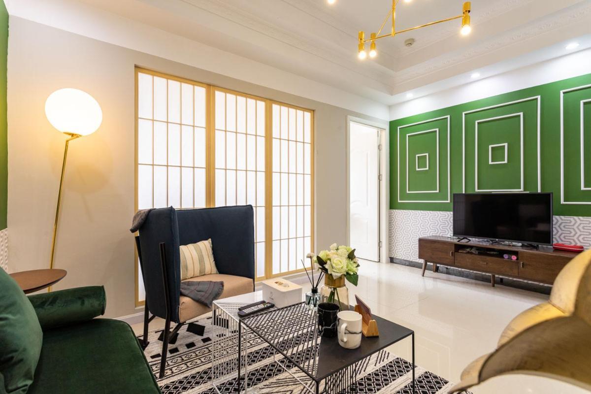 Wuhan Hongshan-Guanggu Square- Locals Apartment 00157650 Exterior photo