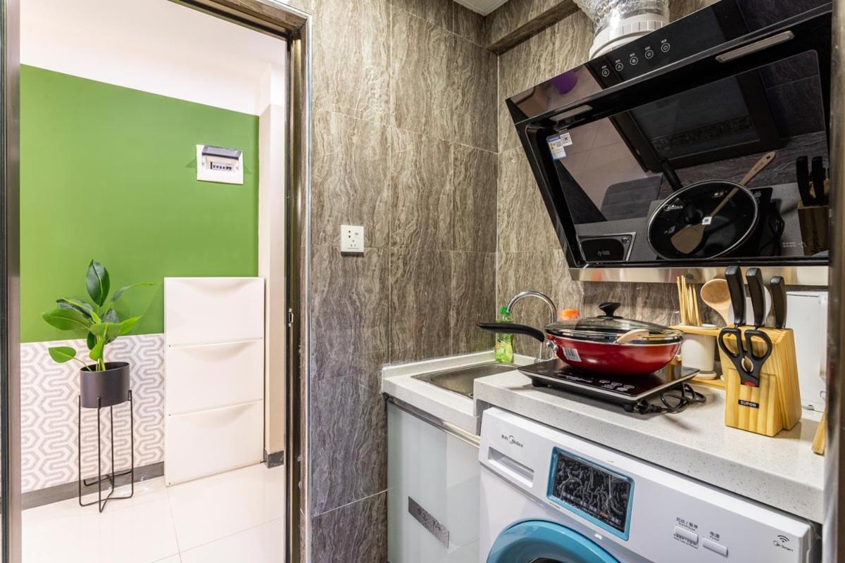 Wuhan Hongshan-Guanggu Square- Locals Apartment 00157650 Exterior photo